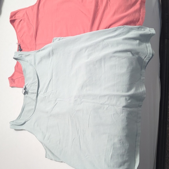 Bundle of Two Nic+Zoe Perfect Tanks - Picture 2 of 4